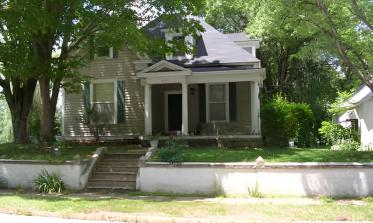 House at 605 W Church